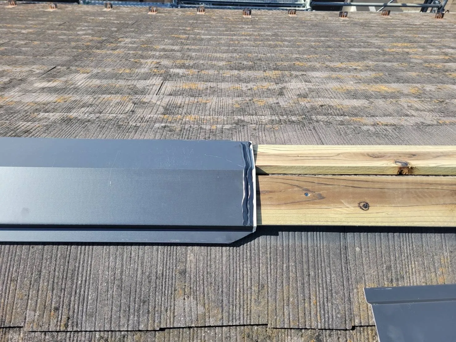 船橋市で屋根の貫板と棟板金を交換をさせていただきました!